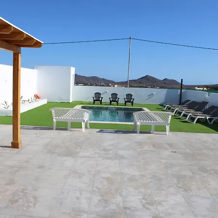 Villa Fuerte Roche 1 *